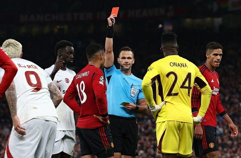 Kết quả bóng đá Man United vs Galatasaray: Quỷ đỏ thua đau trong ngày Casemiro nhận thẻ đỏ
