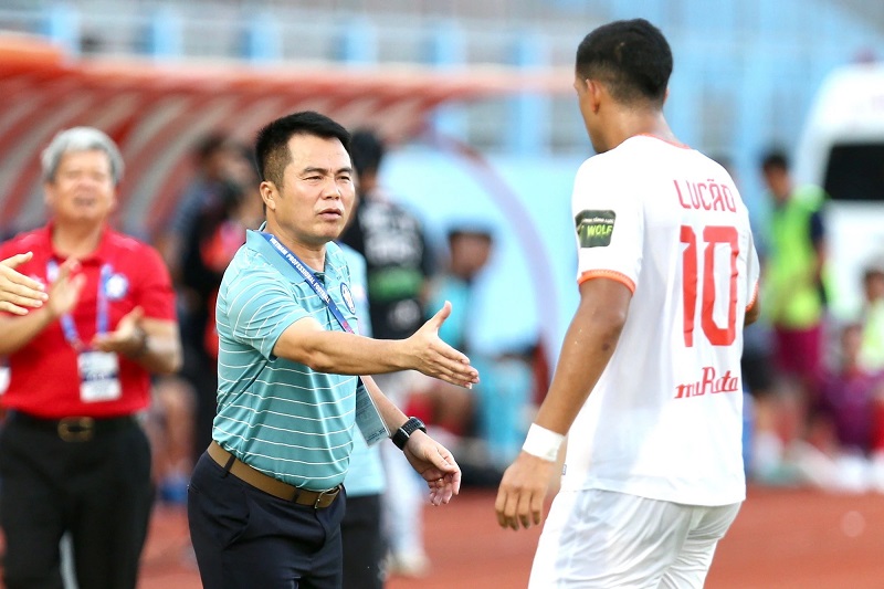 V-League đá như Ngoại hạng Anh, chuyên gia Phạm Minh Đức khẳng định ‘HLV hết cớ đổ lỗi’