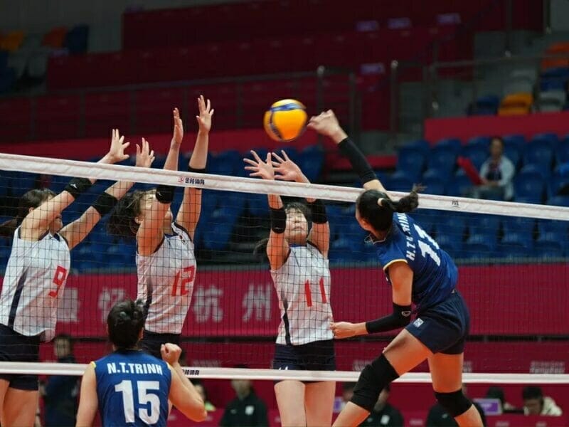 Nỗ lực bất thành, bóng chuyền nữ Việt Nam thua ở bán kết