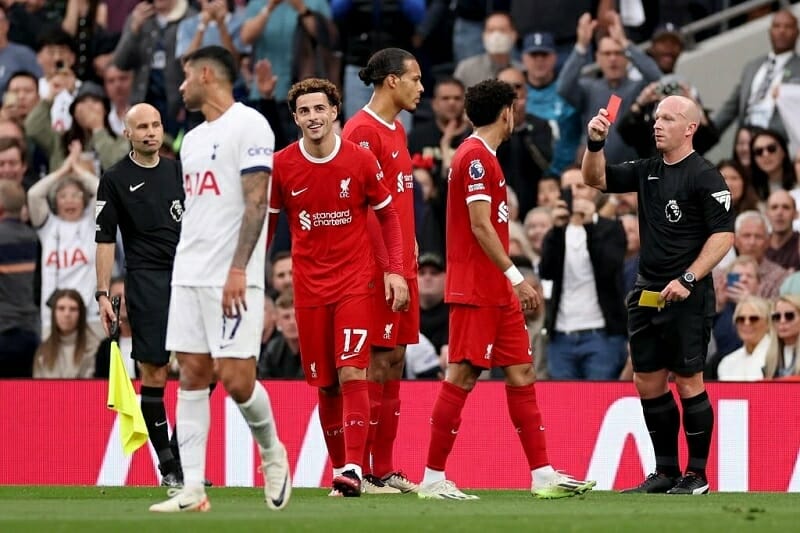 Liverpool kháng cáo bất thành thẻ đỏ ở trận đấu gây tranh cãi với Tottenham