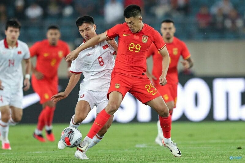 Đội tuyển Việt Nam gặp khó trong việc ghi bàn trước Trung Quốc.