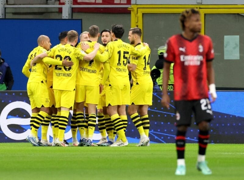 Dortmund là đội đầu tiên đi tiếp ở bảng tử thần.