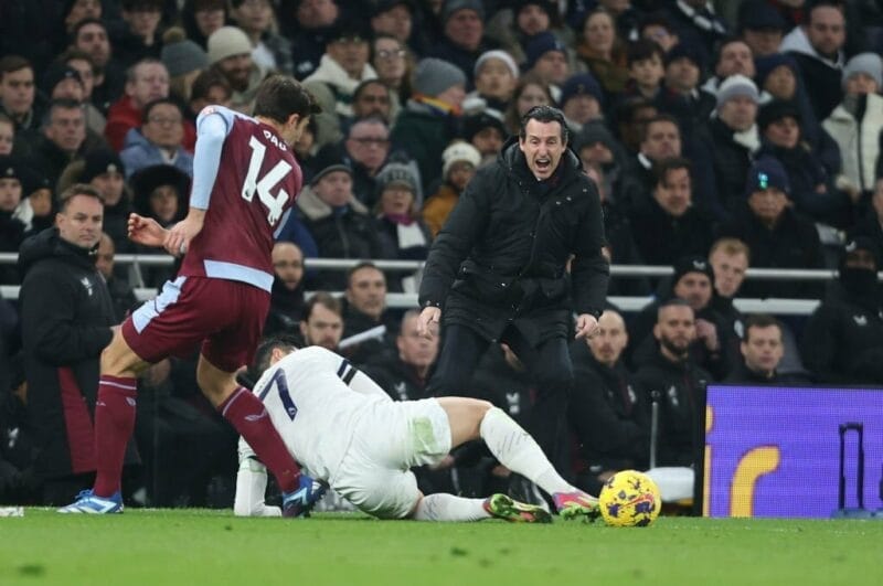 HLV Emery trong chiến thắng của Villa trước Tottenham