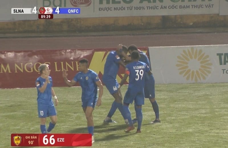 Quảng Nam có bàn gỡ hòa ở phút thi đấu chính thức cuối cùng (Ảnh: Truyền hình FPT Play).