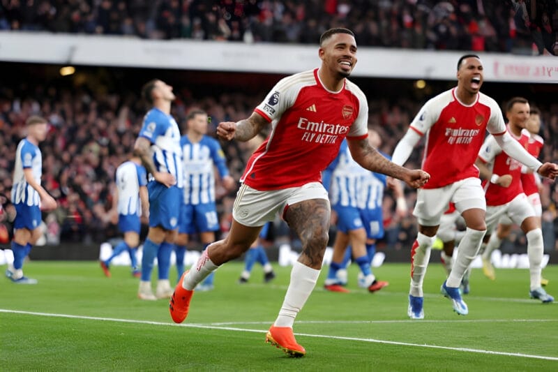 Gabriel Jesus mở tỉ số cho Arsenal.