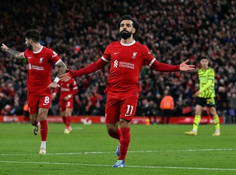 Mohamed Salah gỡ hòa cho Liverpool.