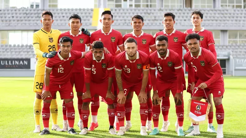 Các cầu thủ Indonesia mong người hâm mộ ủng hộ đội tuyển (Ảnh: PSSI).