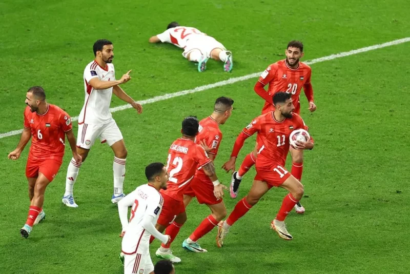 Palestine chơi ép sân hoàn toàn trong hiệp 2