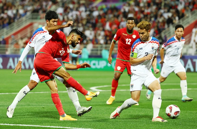 Kết quả bóng đá Oman vs Thái Lan: Chiến đấu quả cảm, tiến sát vé đi tiếp