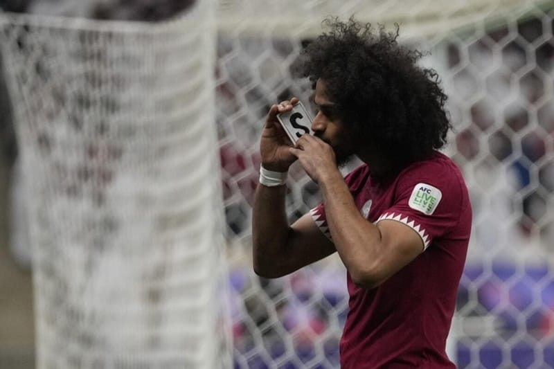 Ngôi sao số 1 Qatar làm trò ảo thuật thần kỳ tại chung kết Asian Cup 2023