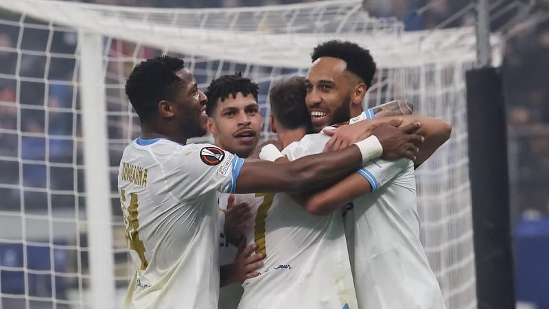 Ghi bàn cho Marseille, Aubameyang cân bằng kỷ lục của 'Mãnh hổ'