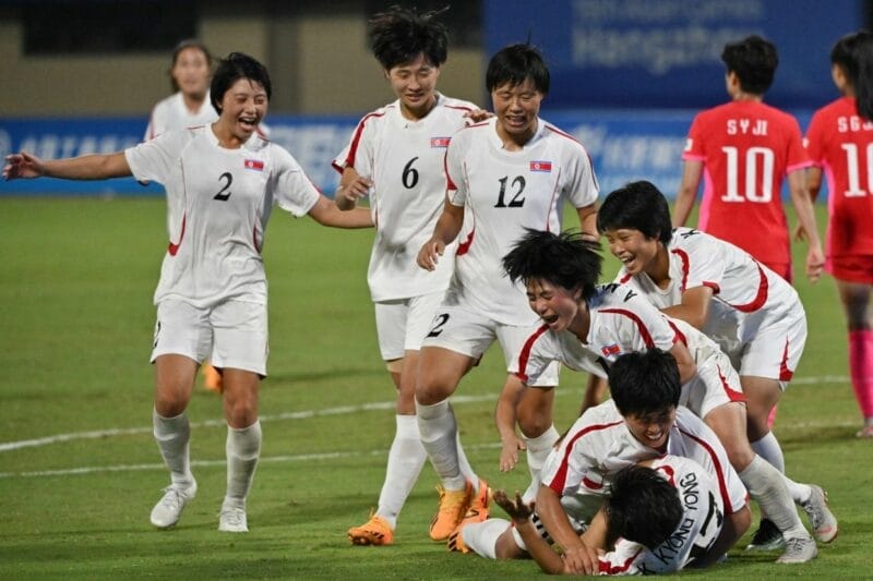 Nữ Triều Tiên đánh bại Hàn Quốc 4-1