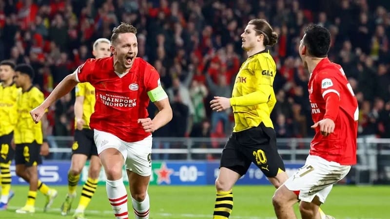 Phá lưới Dortmund, De Jong vượt thành tích của huyền thoại Man United