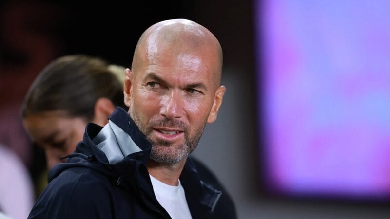 XÁC NHẬN! Zinedine Zidane sắp trở lại ghế huấn luyện