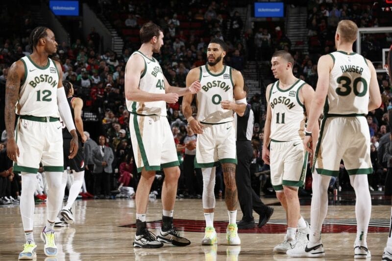 Celtics có đội hình mạnh nhất giải đấu