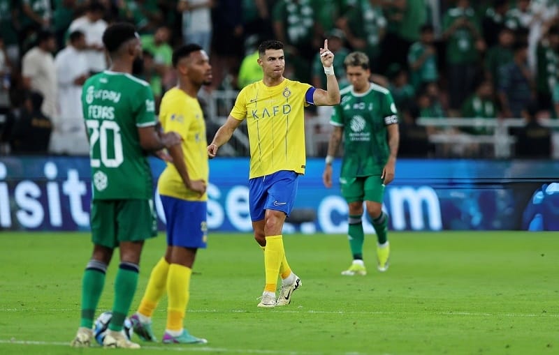 Kết quả bóng đá Al Ahli vs Al Nassr: Cristiano Ronaldo lại sắm vai người hùng