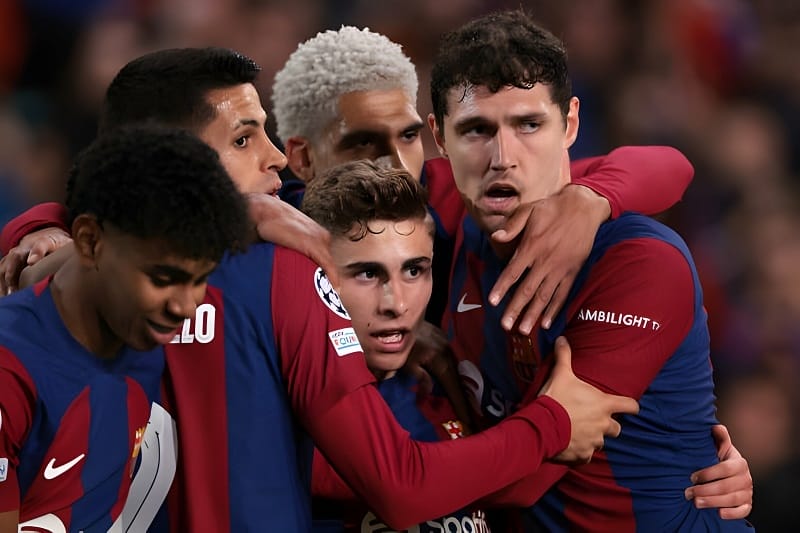 Kết quả bóng đá Barcelona vs Napoli: Đôi công hấp dẫn, thầy trò Xavi nhọc nhằn đi tiếp