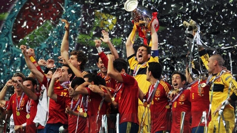 Tây Ban Nha vô địch Euro lần thứ hai liên tiếp