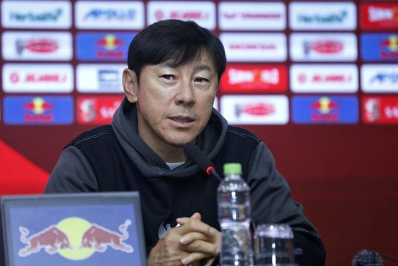 HLV Shin Tae Yong tự tin trước cuộc tái đấu với ĐT Việt Nam (Ảnh: Thanh Niên).