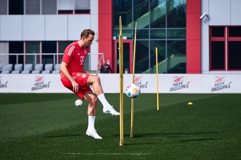 Kane tập luyện tại Bayern.