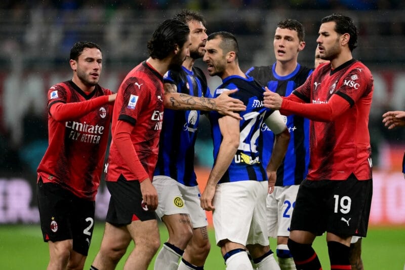 Milan bất lực ngăn cản Inter vô địch ngay ở trận derby 