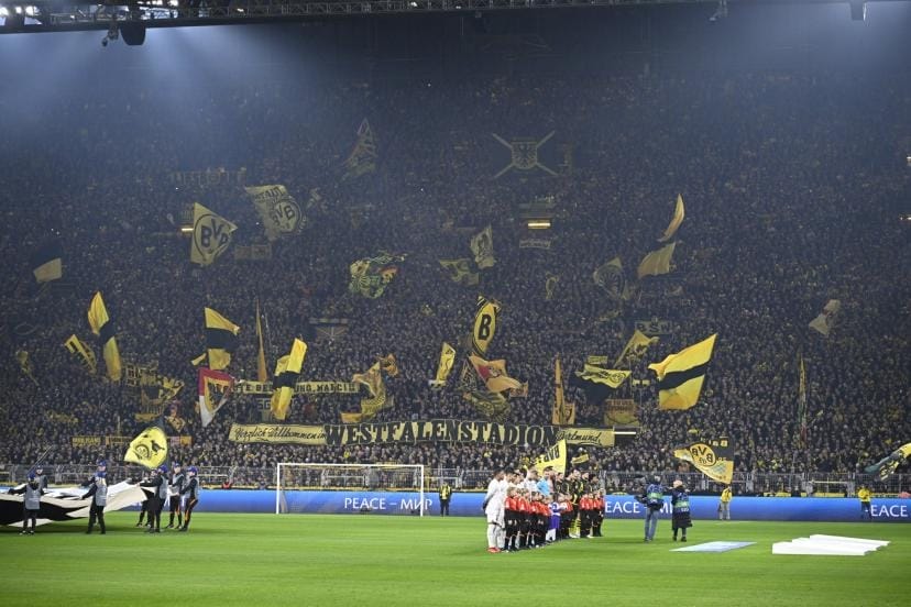 Signal Iduna Park là điểm tựa lớn cho Dortmund