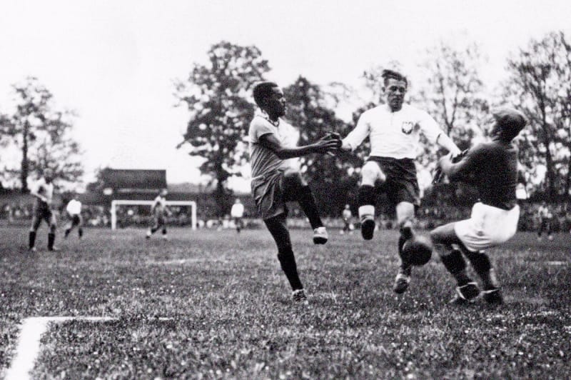 Đội tuyển Ba Lan gặp đội tuyển Brazil tại World Cup 1938