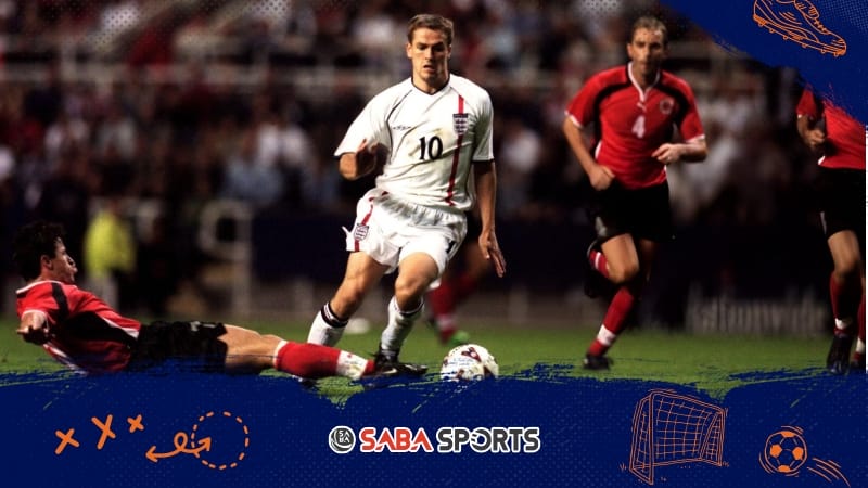 ĐT Albania (áo đỏ) trong trận đấu gặp Anh ở vòng loại World Cup 2002