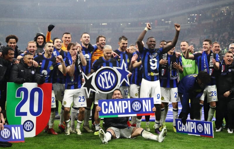 Niềm vui của các cầu thủ Inter Milan khi giành chức vô địch.