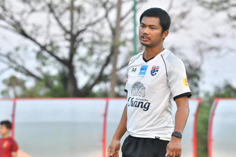 HLV U23 Thái Lan Issara Sritaro 