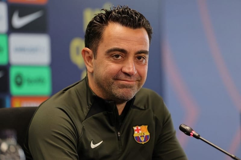 Xavi lý giải quyết định ở lại Barcelona