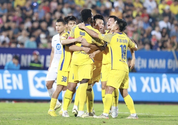 Kết quả bóng đá Nam Định vs SLNA: Phung phí cơ hội, cầm hòa hú vía