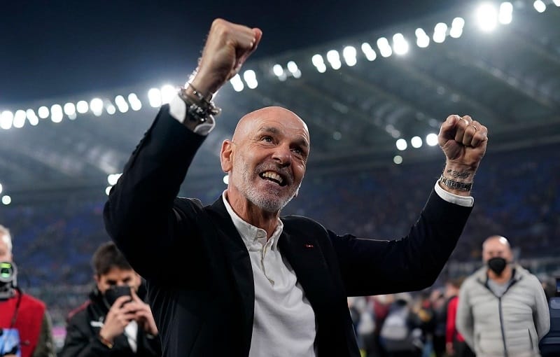 CHÍNH THỨC! AC Milan chia tay HLV Pioli sau khi về nhì Serie A