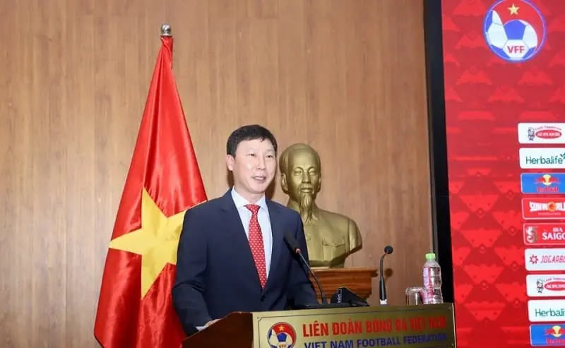 HLV Kim Sang Sik ‘có biến’, LĐBĐ Việt Nam nhanh chóng lên tiếng