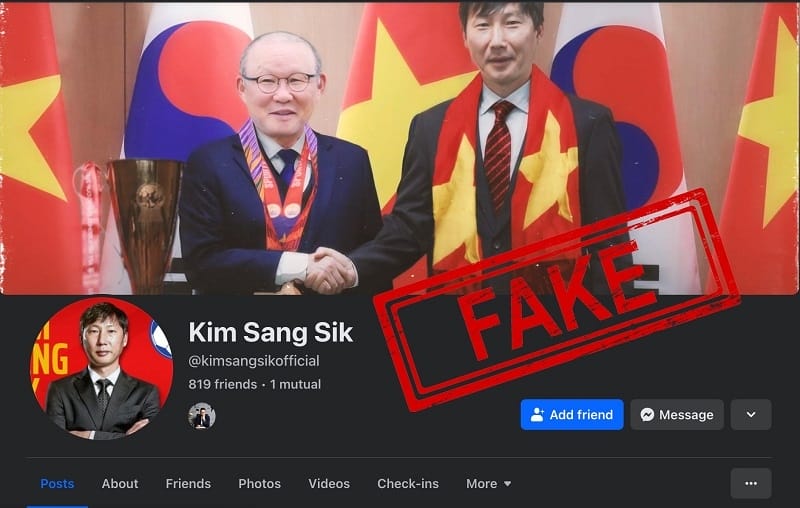 Không ít tài khoản mạo danh HLV Kim Sang Sik trên mạng xã hội (Ảnh: VFF).