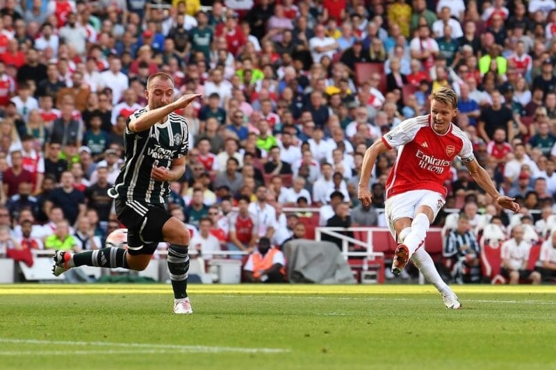 Odegaard từng ghi bàn giúp Arsenal thắng Man United ở lượt đi 