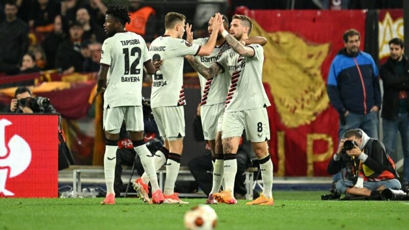 Bayer Leverkusen gần như đã tiến vào chung kết sau khi thắng AS Roma ở lượt đi.