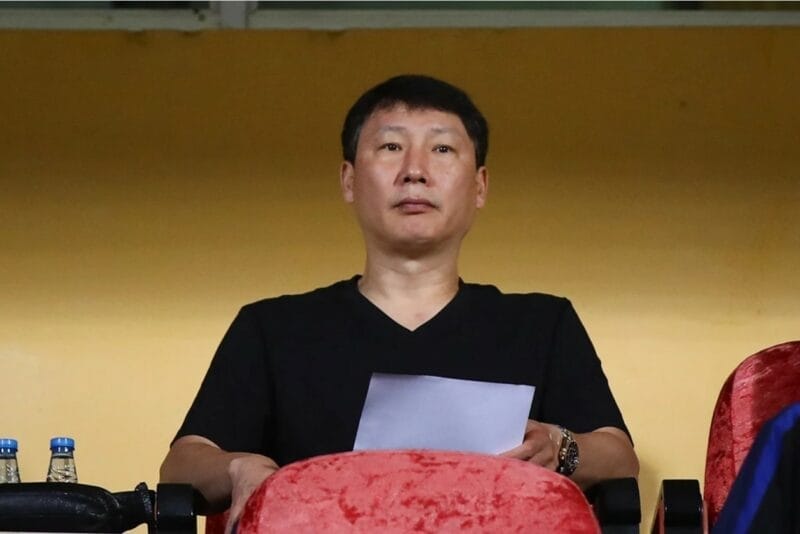 HLV Kim Sang Sik không dự khán vòng 22 V-League 2023/24 (Ảnh: Thanh Niên).