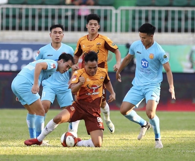 Kết quả bóng đá HAGL vs Nam Định: Bùi Tiến Dũng hóa người nhện, đội đầu bảng sẩy chân