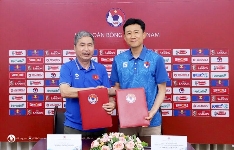 Ông Choi Won Kwon được bổ nhiệm là trợ lý HLV ĐT Việt Nam và U23 Việt Nam. (Ảnh: VFF)