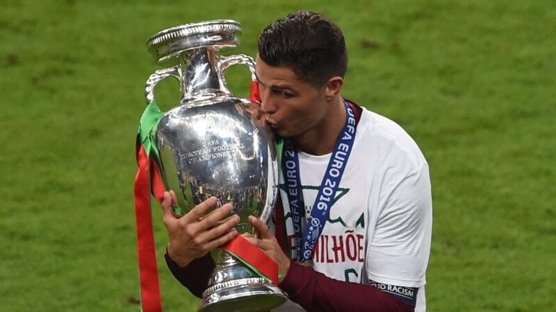 Cristiano Ronaldo vô địch Euro 2016 cùng Bồ Đào Nha

