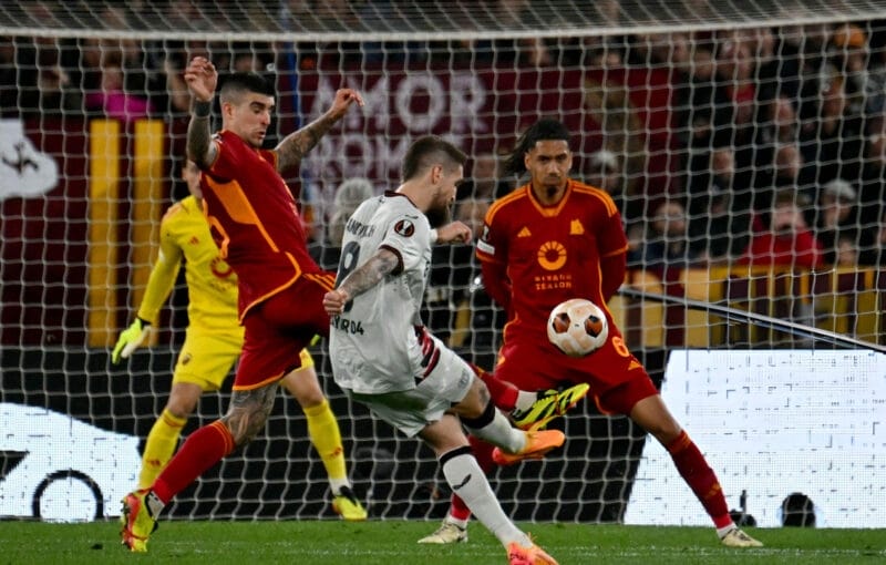 AS Roma không thể cản bước Bayer Leverkusen.