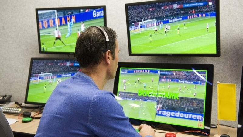 UEFA đang bị kiện bản quyền sở hữu VAR