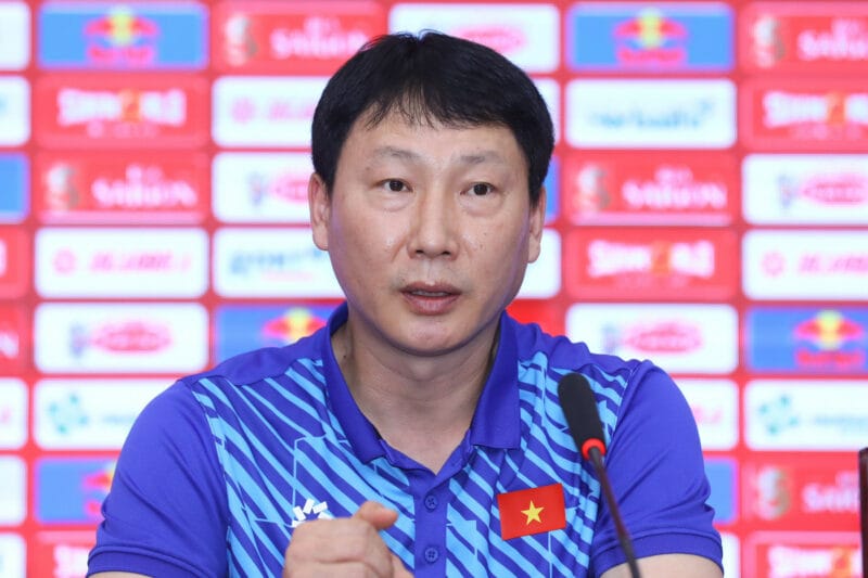 'Mourinho Việt Nam' tuyên bố bất ngờ về HLV Kim Sang-sik