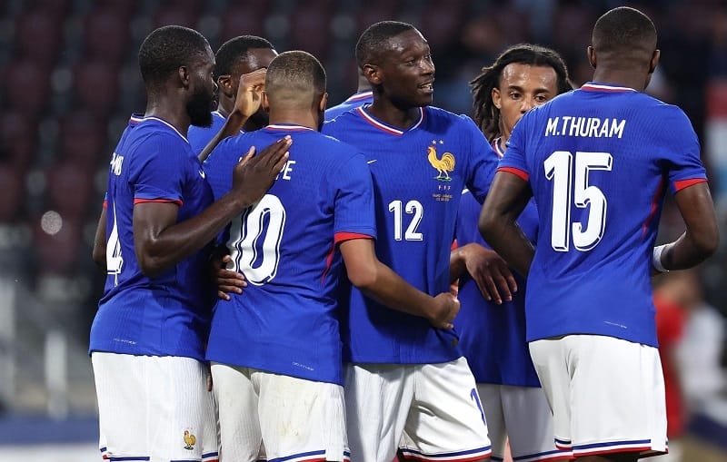ĐT Pháp có được bàn thắng ở cuối hiệp một.