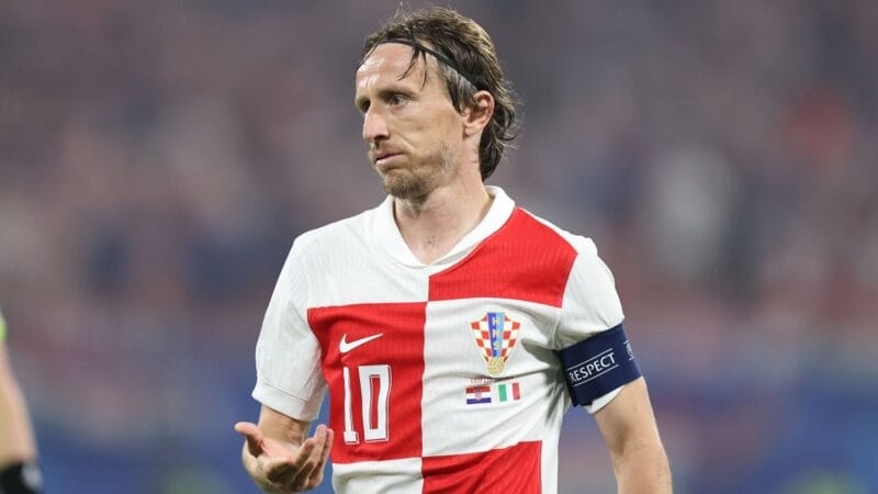 Hòa cay đắng trước Italia, Luka Modric lên tiếng chuyện giải nghệ