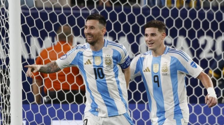 Kết quả bóng đá Argentina vs Canada: Messi lên tiếng, Albiceleste vào chung kết