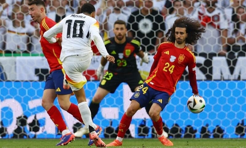 UEFA đồng tình với quyết định gây tranh cãi của trọng tài trong trận Đức - Tây Ban Nha
